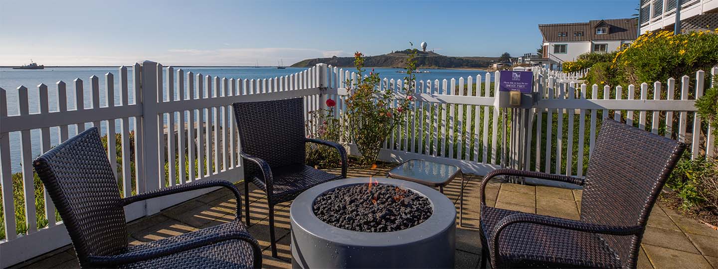 Inn at Mavericks Fire-Pit Overlooking Half Moon Bay