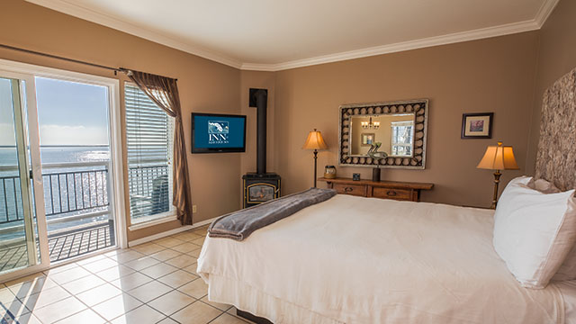 The Dunes Guestroom At Inn At Mavericks