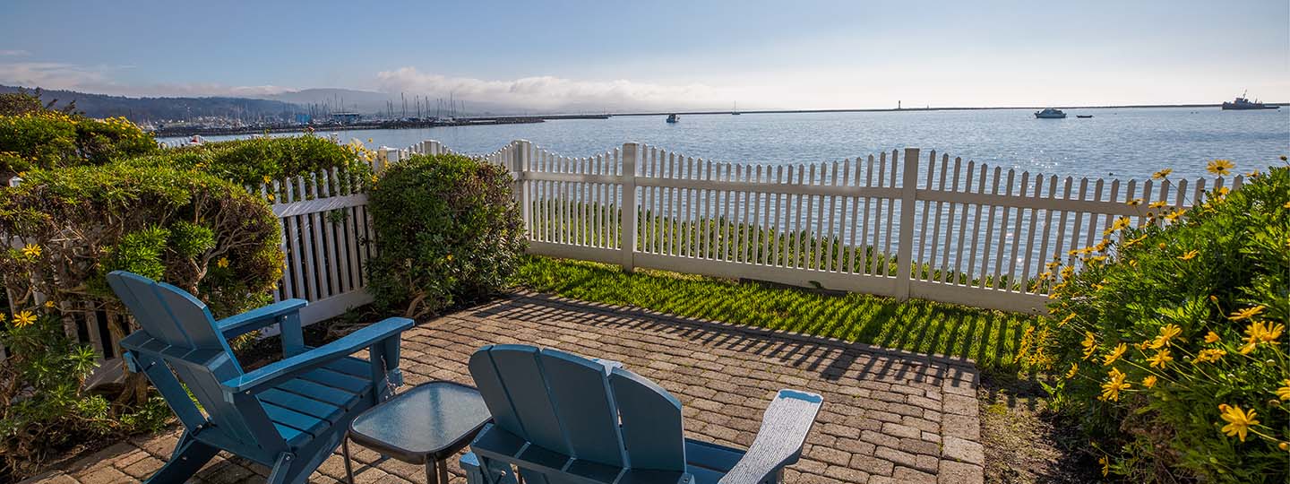 The Flat Rock Outdoor Patio At Inn At Mavericks