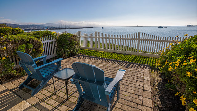 The Flat Rock Outdoor Patio At Inn At Mavericks