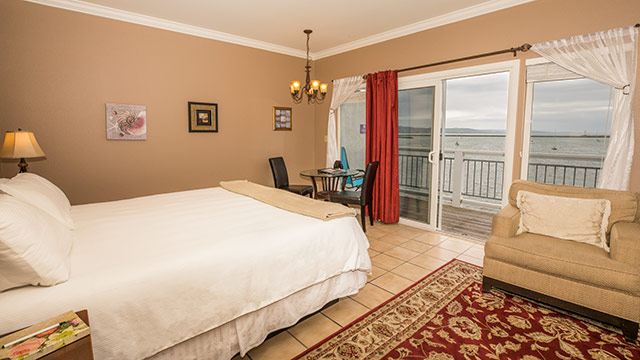Ross' Cove Guestroom At Inn At Mavericks