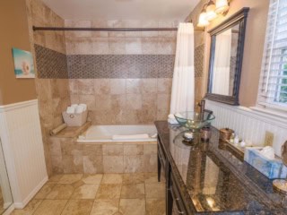 The Mavericks Suite Bathroom With Soaking Tub