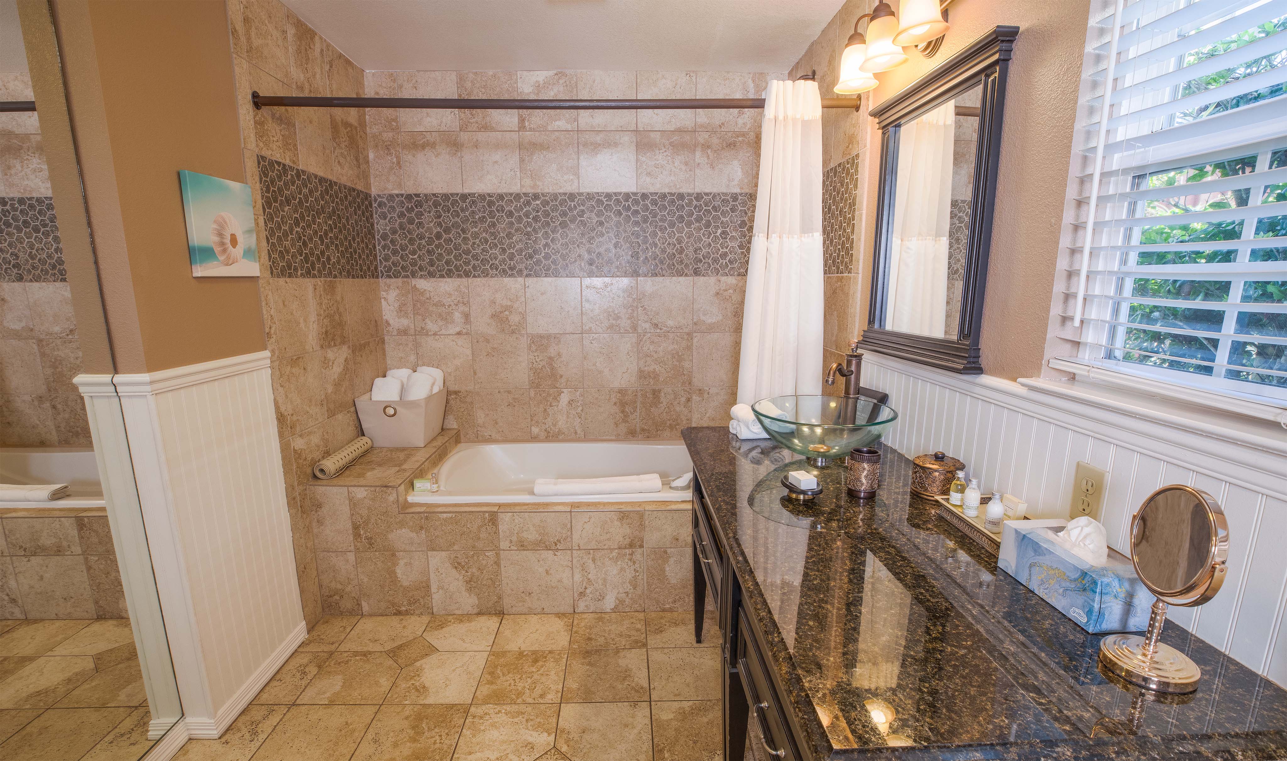 The Mavericks Suite Bathroom With Soaking Tub