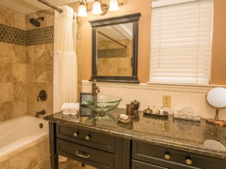 Montara Suite Bathroom With Deep Soaking Tub