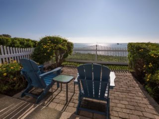 The Jetty Suite Outdoor Patio At Inn at Mavericks